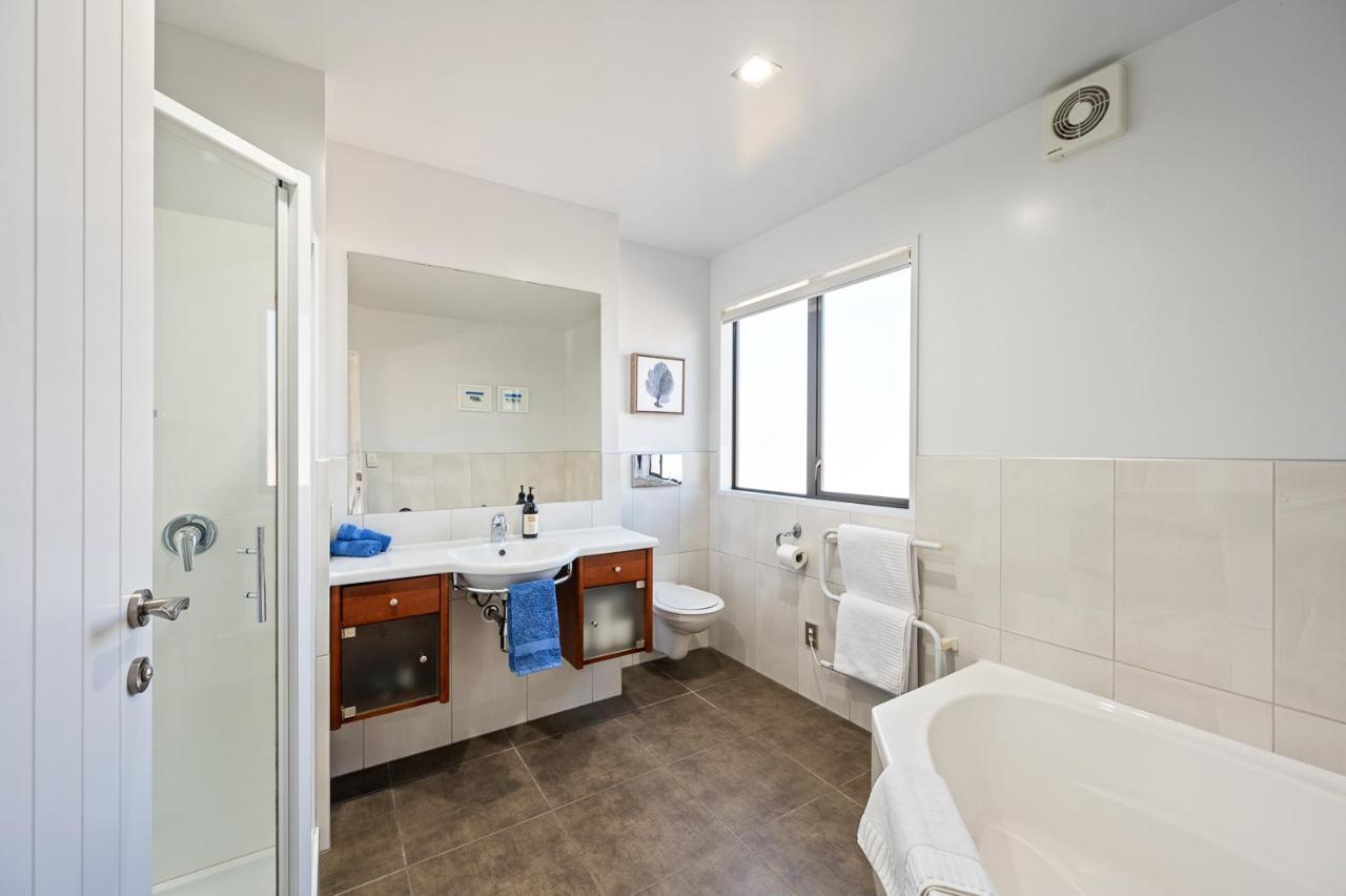 Ironside Lakeview Townhouse Wanaka Luaran gambar