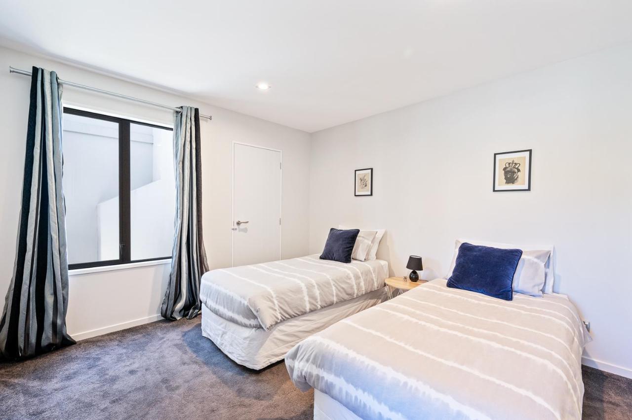 Ironside Lakeview Townhouse Wanaka Luaran gambar