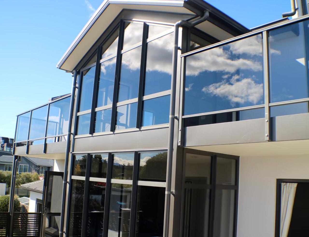 Ironside Lakeview Townhouse Wanaka Luaran gambar